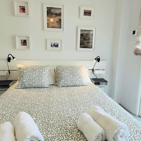 Apartment Arena Home, Chic & Sea View