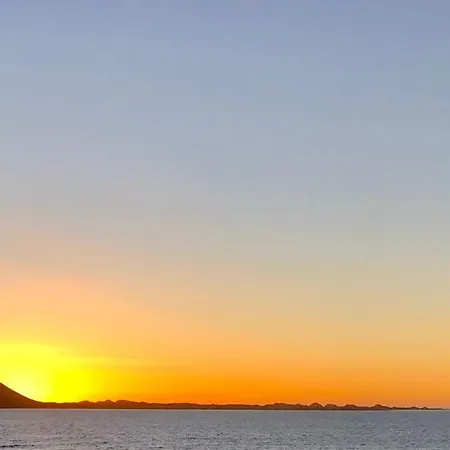 Arena Home, Chic & Sea View Corralejo