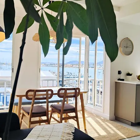 Apartment Arena Home, Chic & Sea View