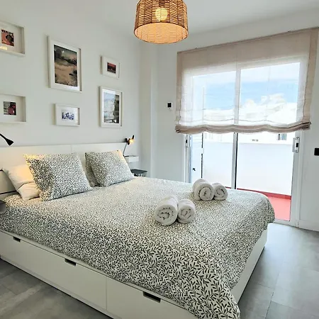 Apartment Arena Home, Chic & Sea View