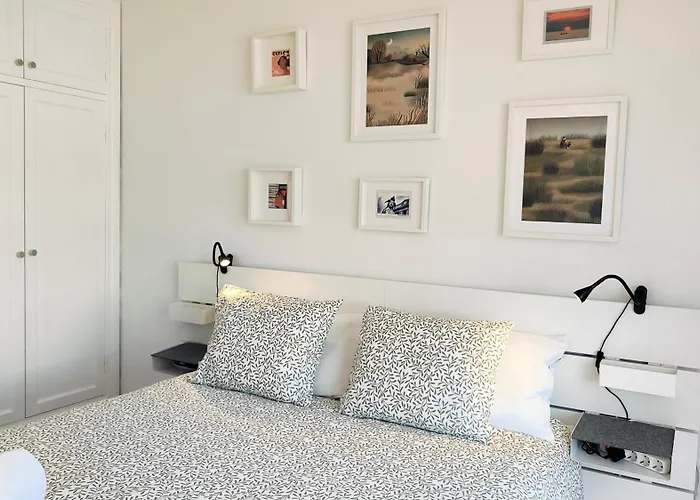 Arena Home, Chic & Sea View