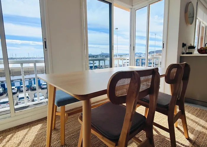 Διαμέρισμα Arena Home, Chic & Sea View *