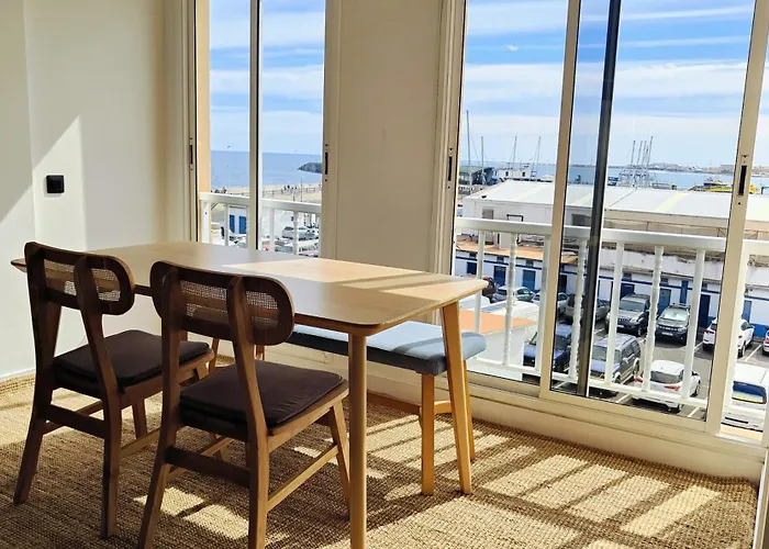 Arena Home, Chic & Sea View